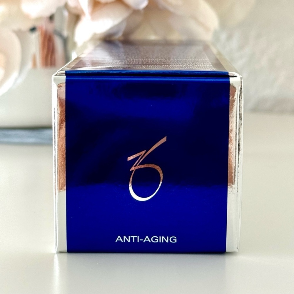 New! Illuminating AOX Serum ZO Skin Health, 50ml, 1.7oz - Picture 13 of 13